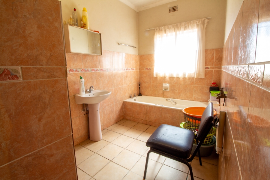 3 Bedroom Property for Sale in Lemoendraai Northern Cape